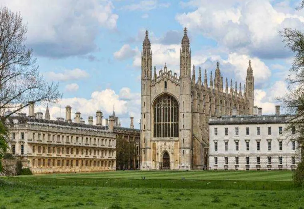 UNIVERSITATEA CAMBRIDGE VA INCLUDA LIMBA ROMÂNĂ ÎN OFERTA EDUCAȚIONALĂ