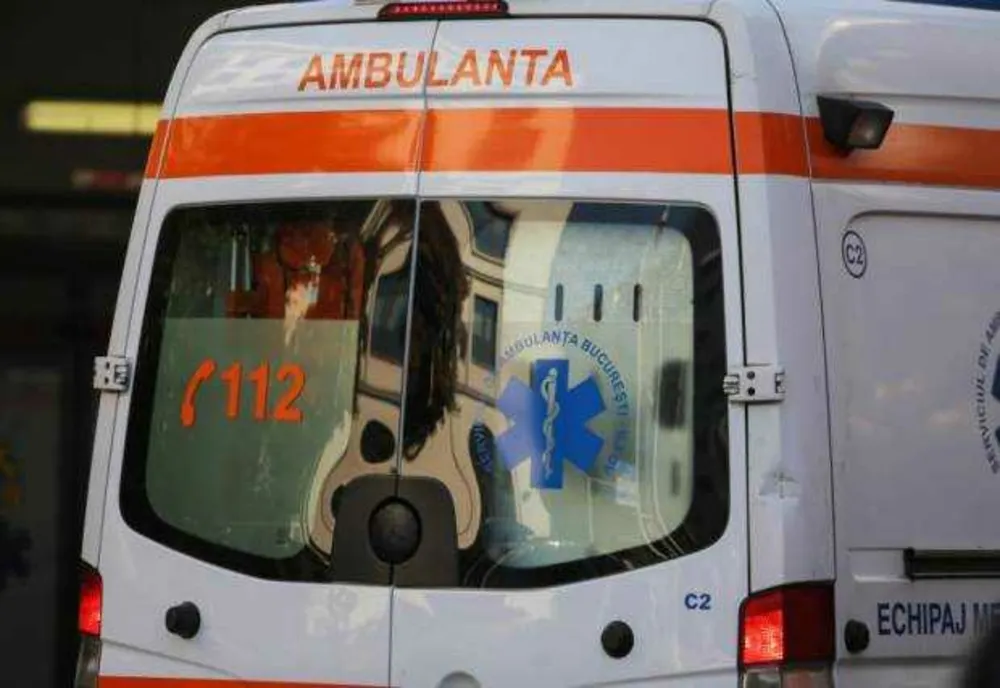 COPIL DE 3 ANI, CĂZUT DE LA ETAJUL 3 ÎN VASLUI. A FOST TRANSPORTAT DE URGENȚĂ LA SPITAL