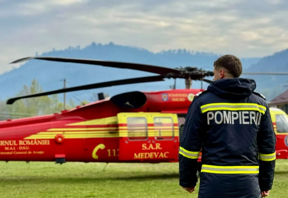 IGSU A ÎNCHIEIAT OPERAȚIUNILE AERIENE LA INCENDIUL DE LA CETĂȚENI, JUDEȚUL ARGEȘ