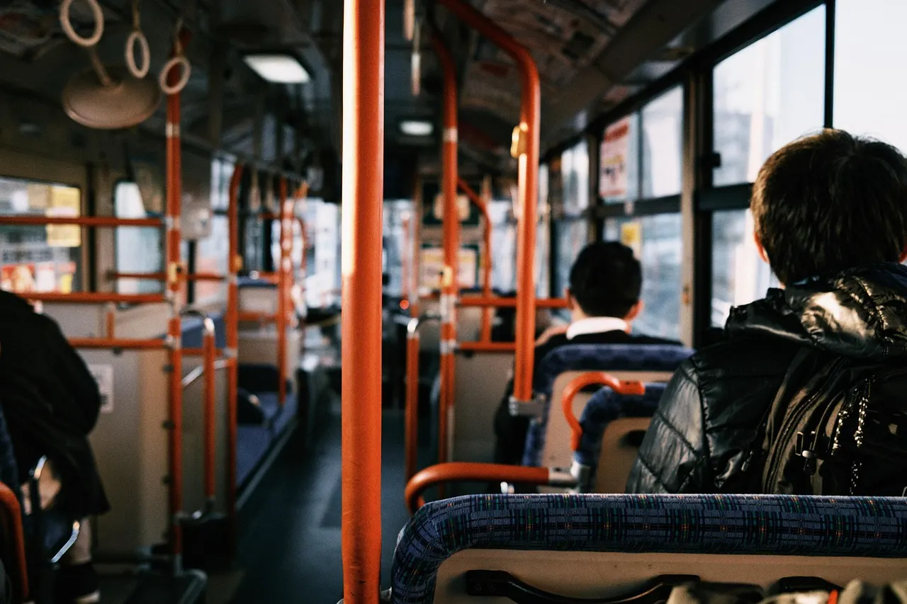 bus-5838990_1280