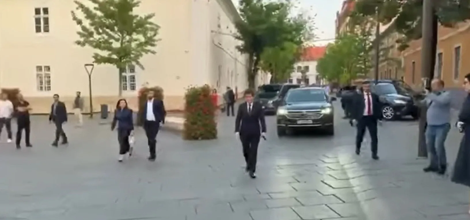 Nicușor Dan la Cluj Napoca, în drumul către vizita oficială din Polonia. Foto/Captură Video