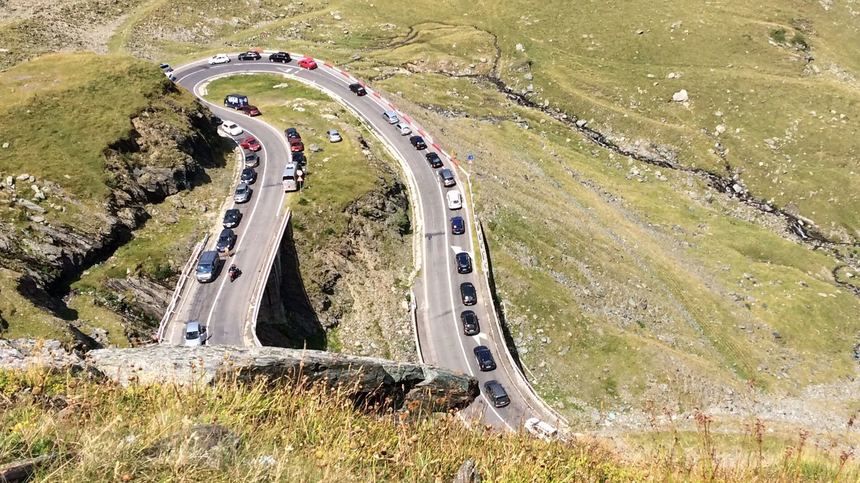 bara la bara pe Transfagarasan