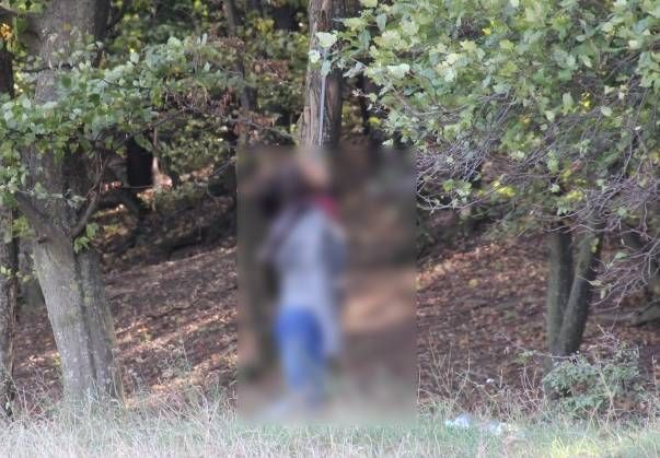 Disparutul se spanzurase in padure.jpg 1