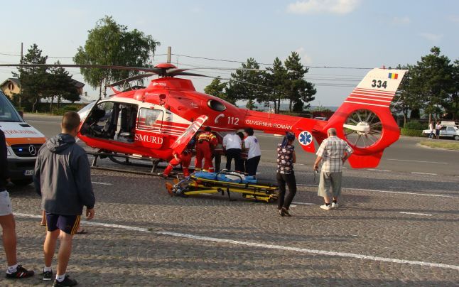 Fetita cu fractura de coloana dusa la Bucuresti cu elicopterul
