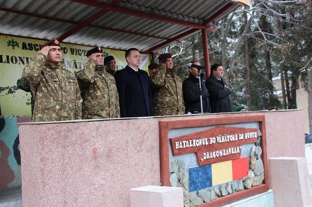 Ministrul-Apararii-Mihai-Fifor-la-Campulung