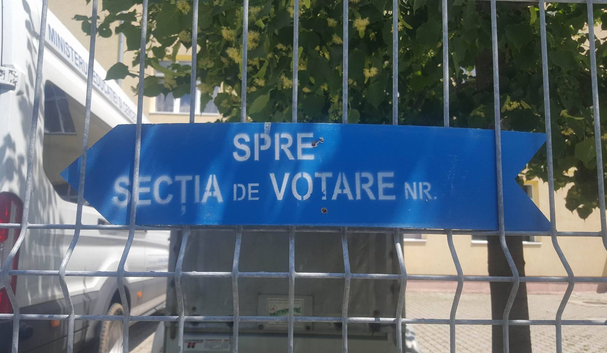 Amendati langa sectia de votare