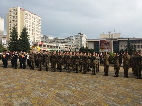 Depunerea de juramant in Piata Vasile Milea, din Pitesti.1