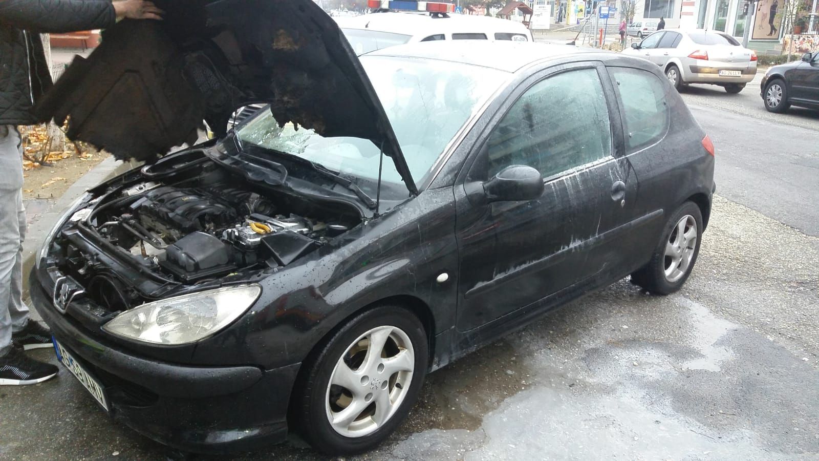 incendiu la masina stins de un pompier aflat in timpul liber