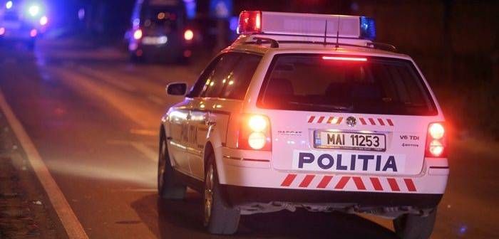 Porsche Panamera urmarit de politisti