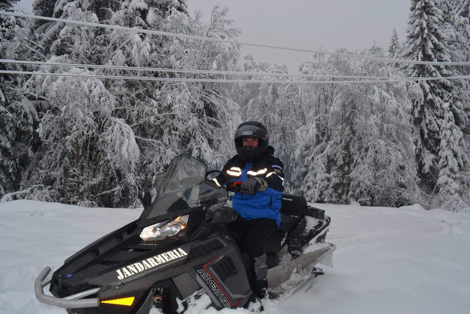 jandarmii montani - snowmobile noi