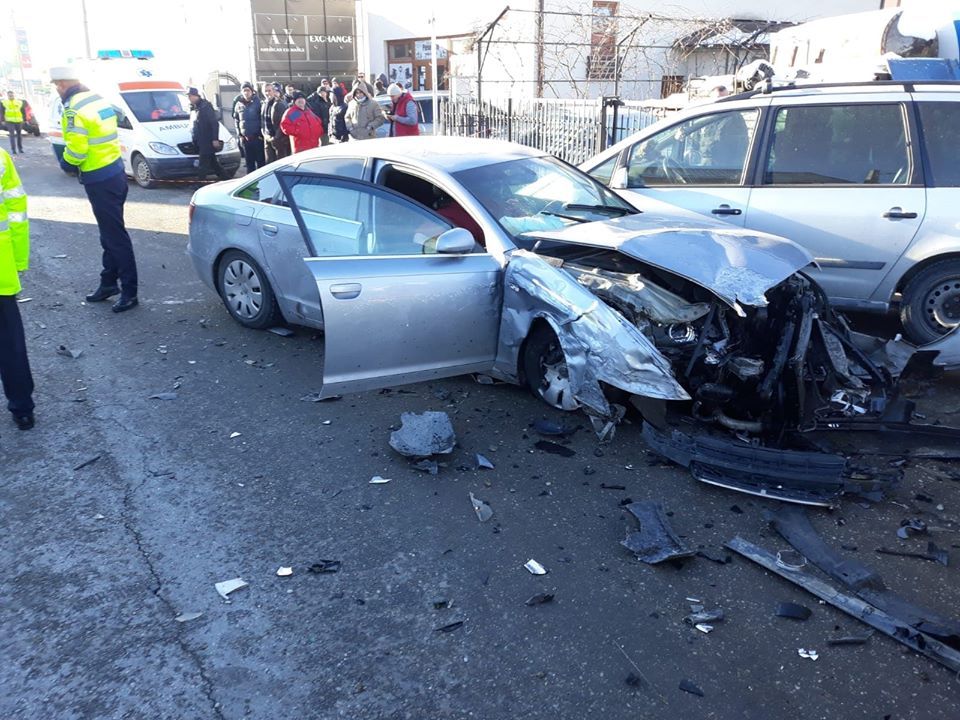 Accident cu 4 masini la Curtea de Arges