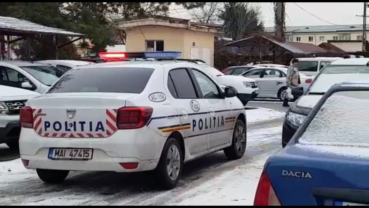 doi barbati retinuti dupa ce au mintit in privinta unui accident