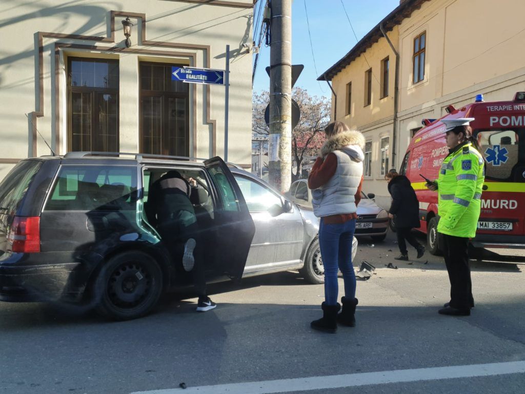accident în fața liceului Zinca