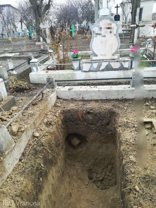 proiectile explozibile găsite în cimitir