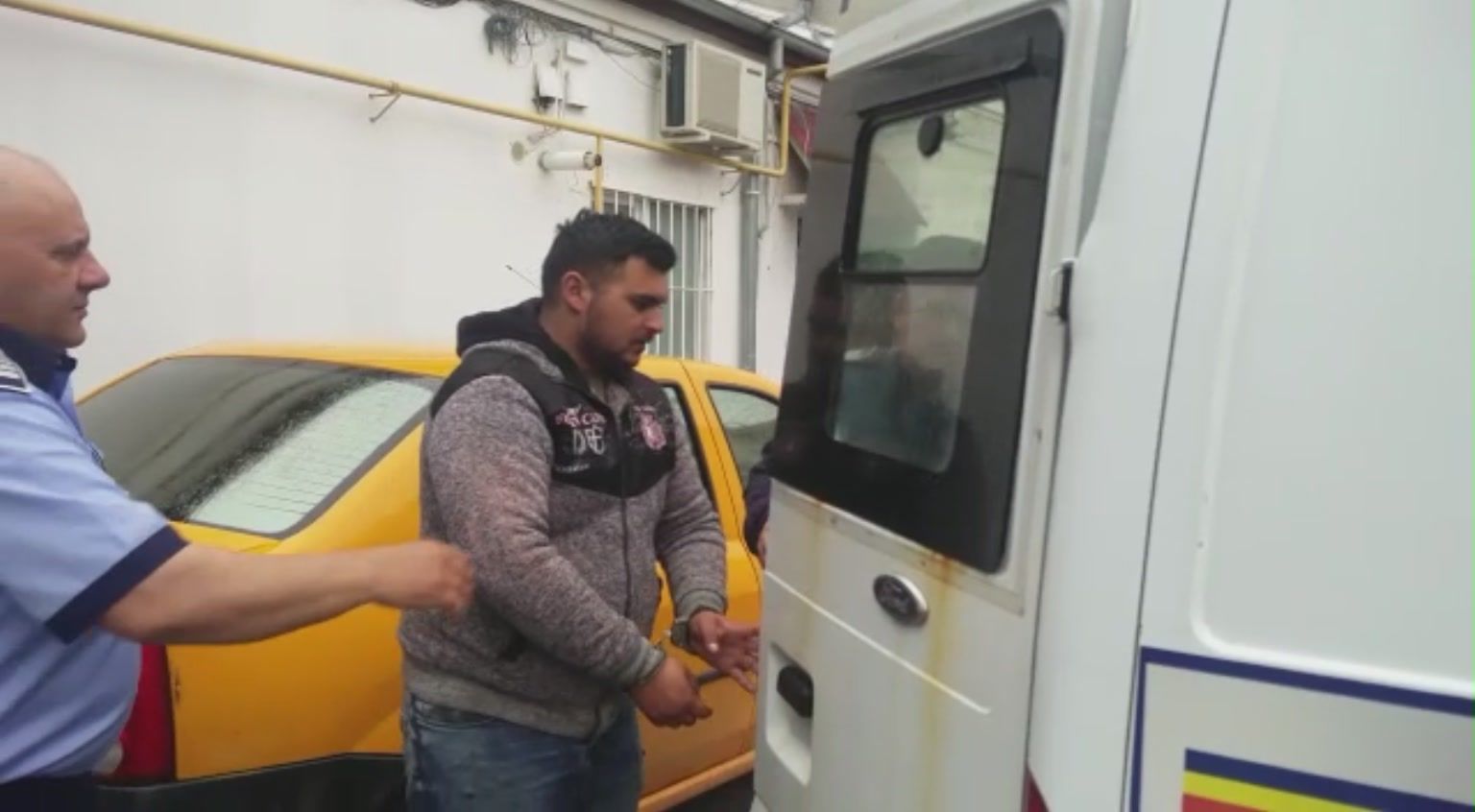 Athos s-a întors în arest