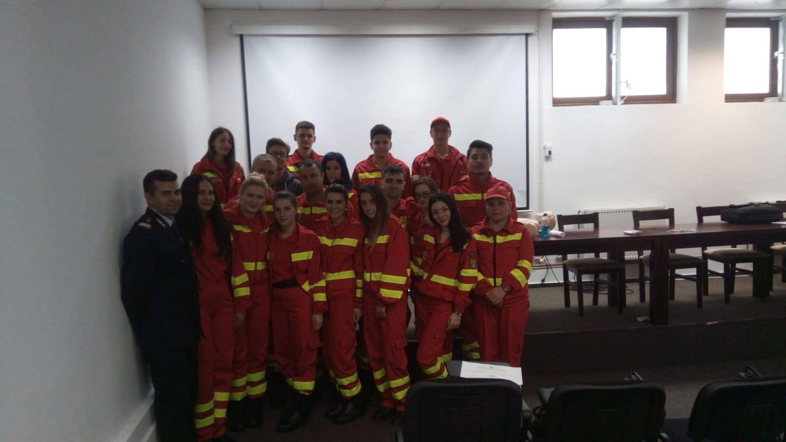 ajutor de bază - voluntari