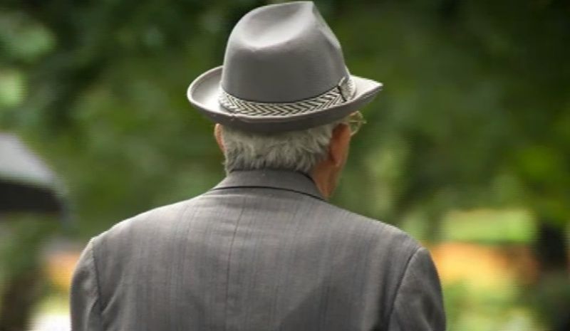 bătrân dat dispărut