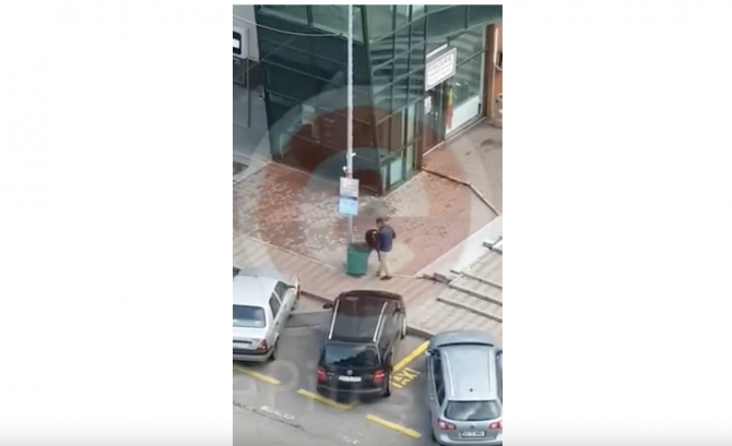 A vrut sa arunce o femeie in tomberon1