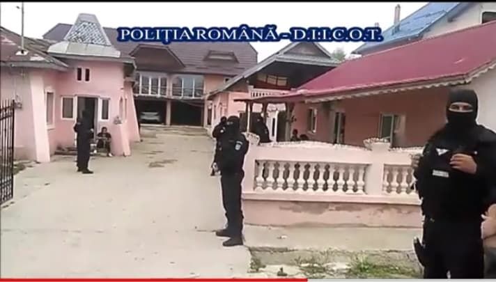 trei femei și un bărbat reținuți în dosarul pornografiei infantile (1)