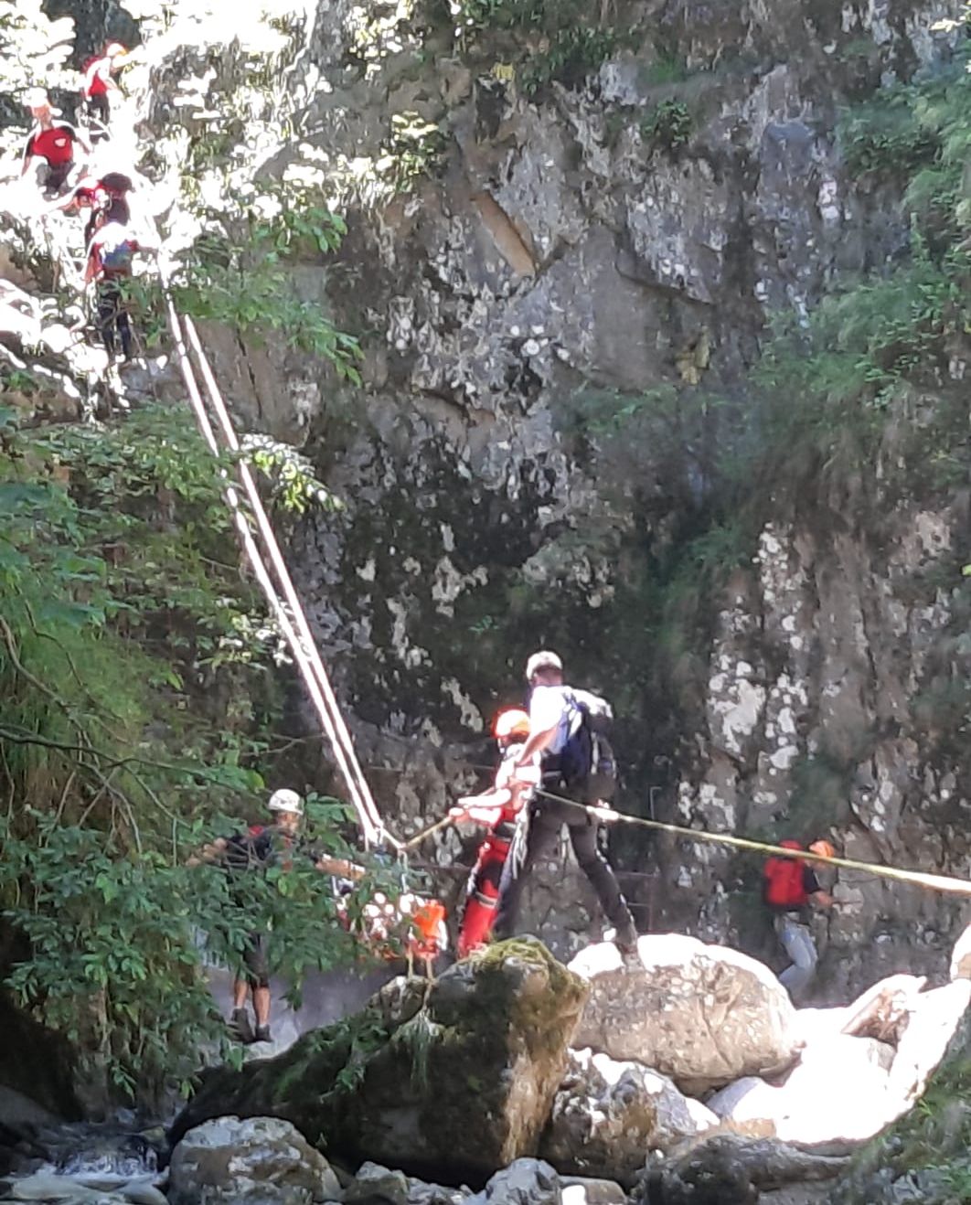 turistă salvată din canionul Valea lui Stan (7)