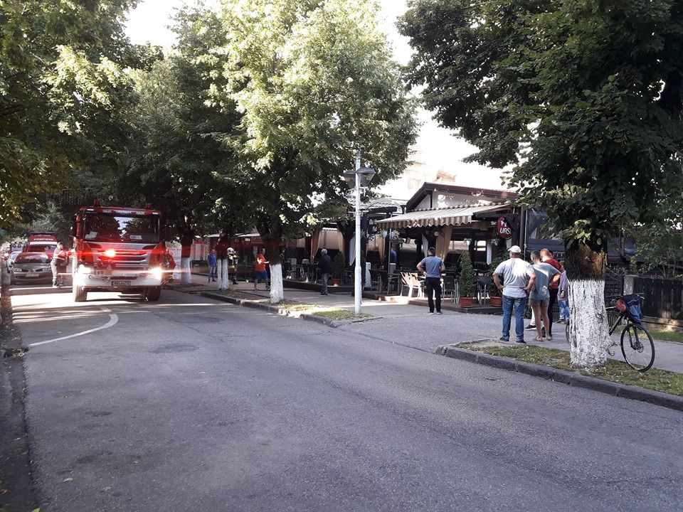 Arde un restaurant din Curtea de Argeș