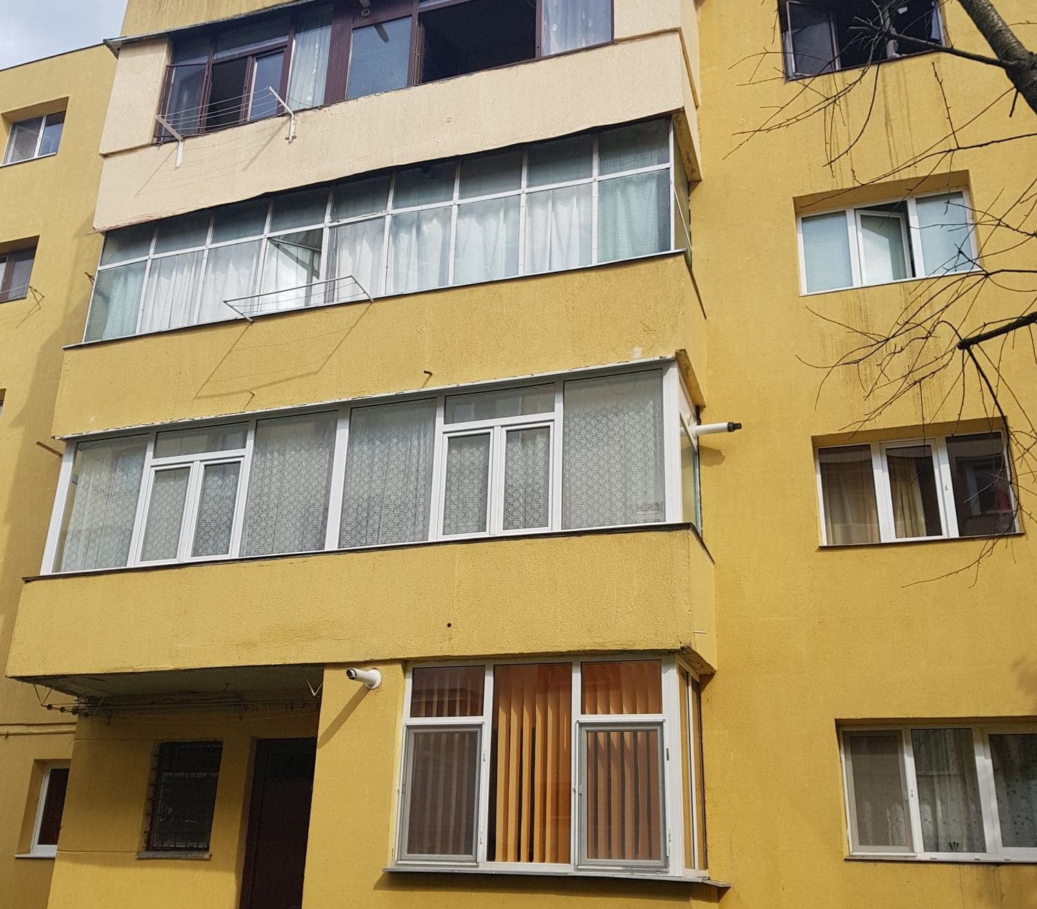 apartament distrus de foc in Pitesti