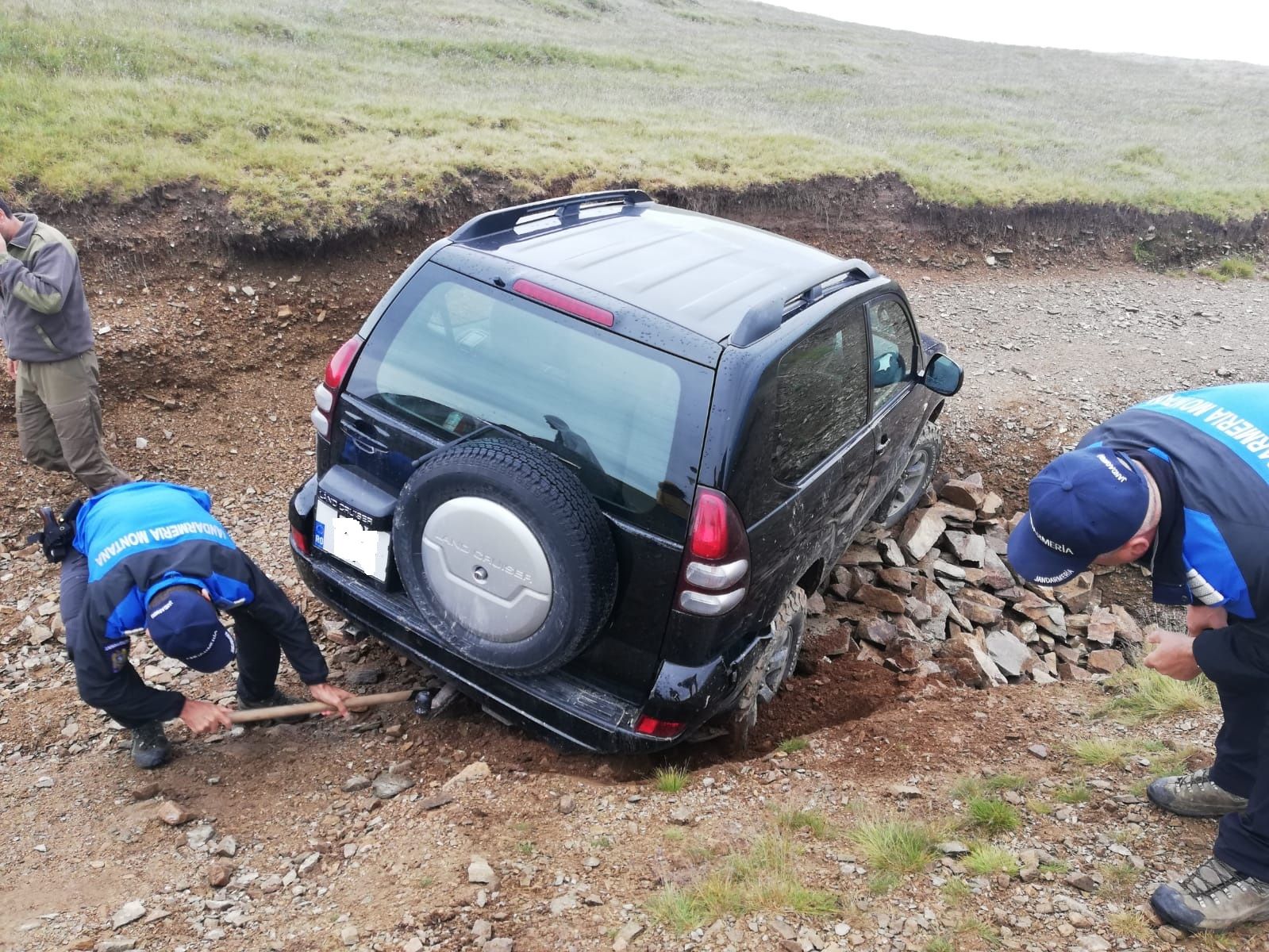 blocați pe munte in