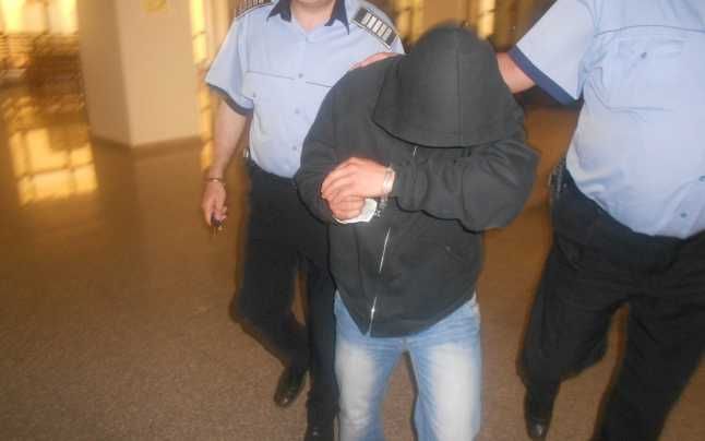 Hotul a adormit in locuinta pe care a spart-o