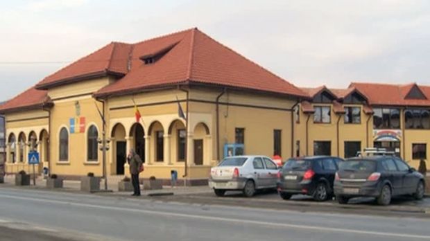 primaria stefanesti angajeaza director