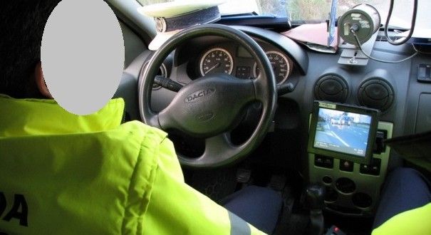 Tanar vitezoman prins cu 132 de kilomerti la ora