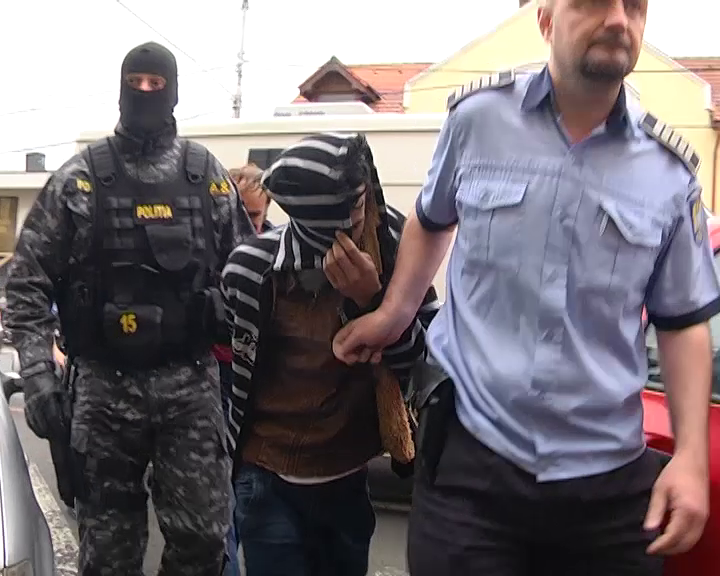 auzaţi de omor în cazul poliţistului împuşcat