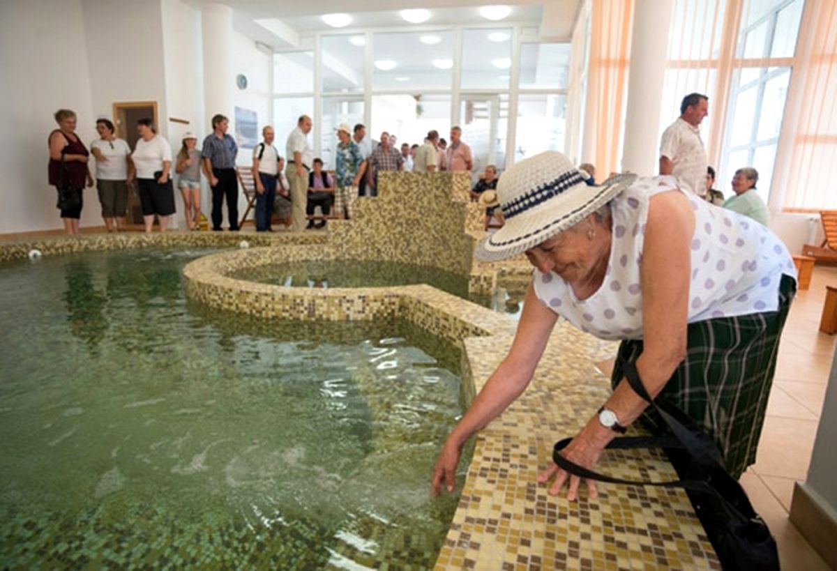 o noua serie de pensionari pleaca la tratament