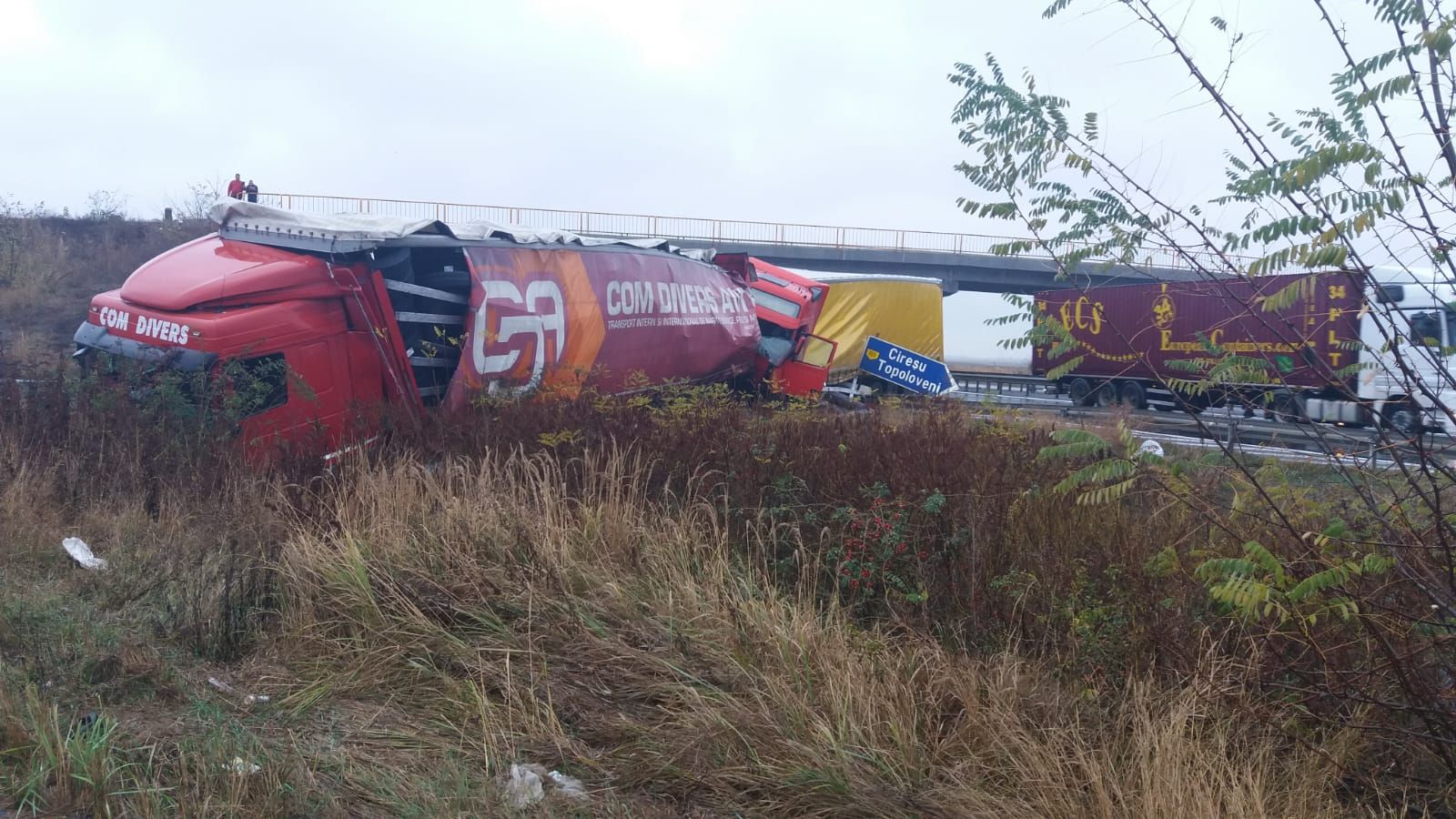 accident între 2 tiruri