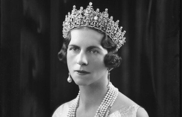 programul funeraliilor reginei mama elena