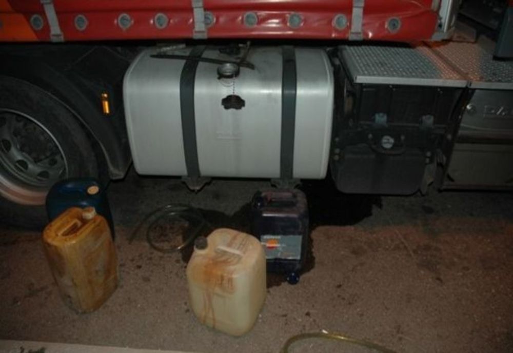 Patron reţinut pentru furt, după ce a sustras combustibil