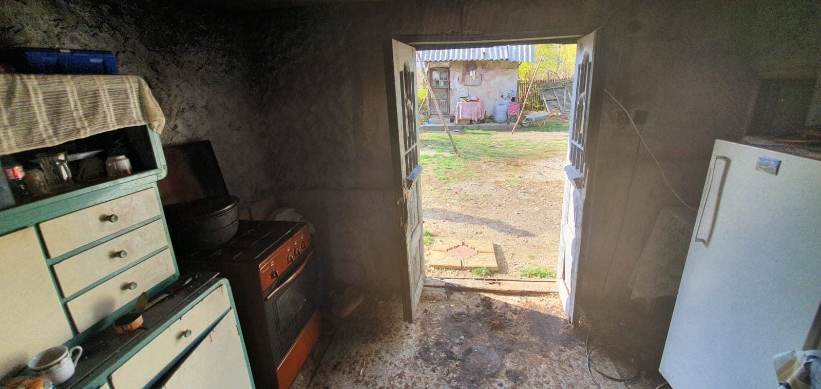 Bătrân cu arsuri grave după ce i-au luat foc hainele.2