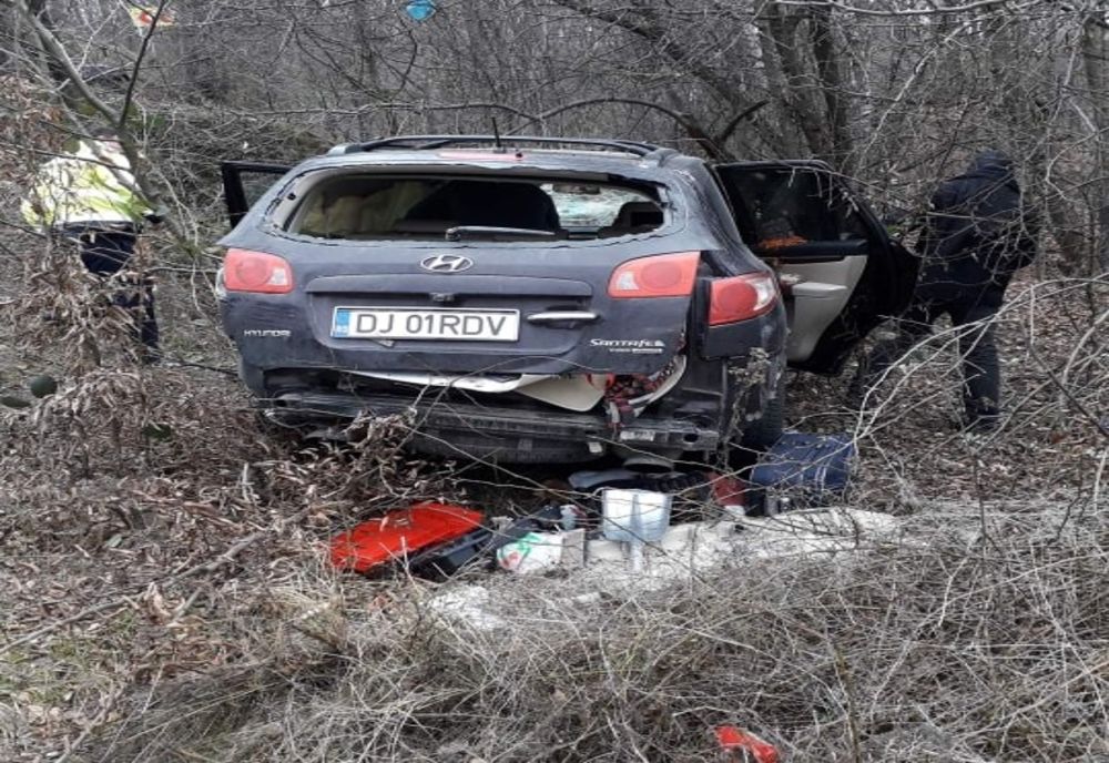 A ajuns cu maşina în prăpastie, pe DN 7 