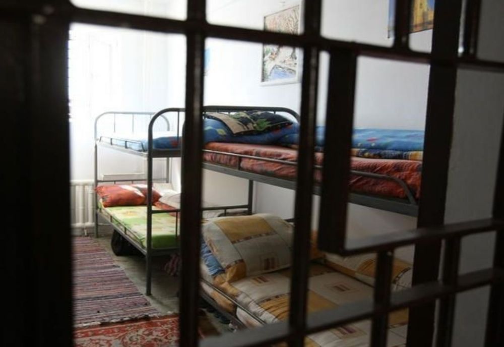 Ţigancă dusă la închisoare pentru furt de energie electrică