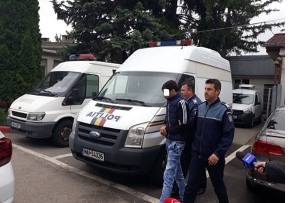 Face arest la domiciliu în gospodăria căreia i-a dat foc! 