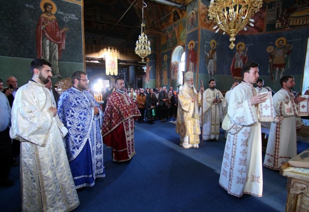 Preoții din Argeș îi vor informa pe credincioși despre coronavirus