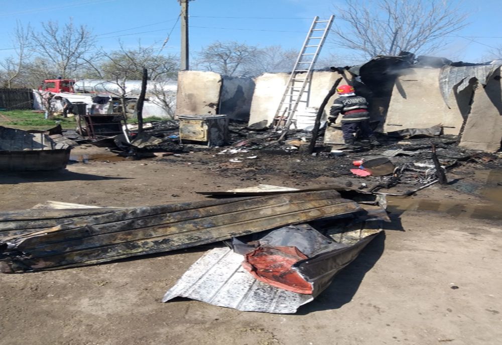 Video-Incendiul a distrus complet o casă din comuna Ștefan cel Mare