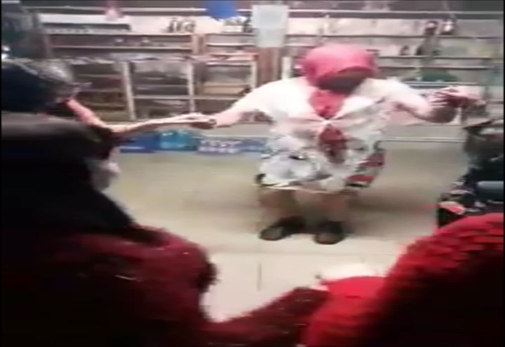 Video-Primar la chef, alături de prieteni încălcând ordonanțele