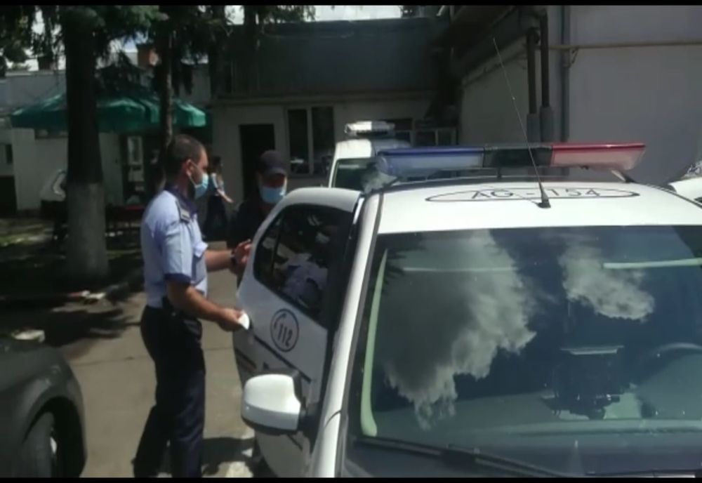 Ademenit cu pomana, un bătrân a rămas fără bani!