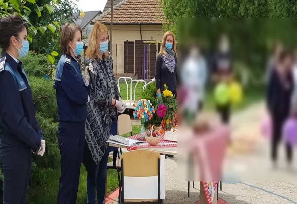 Polițiștii argeșeni au organizat o petrecere pentru copii