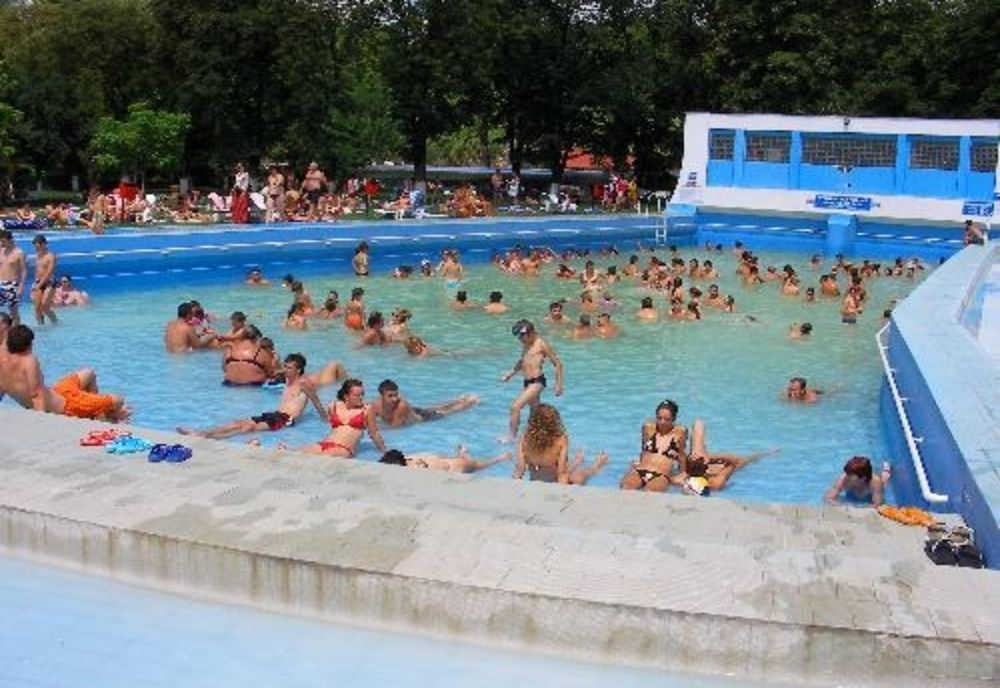 Zonă de agrement amendată că nu era păstrată distanţa între clineţi!