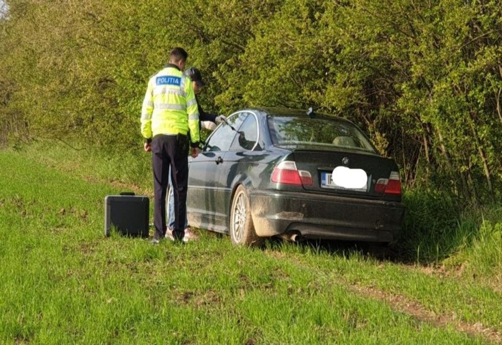 Prădat pe câmp de telefon și bani!