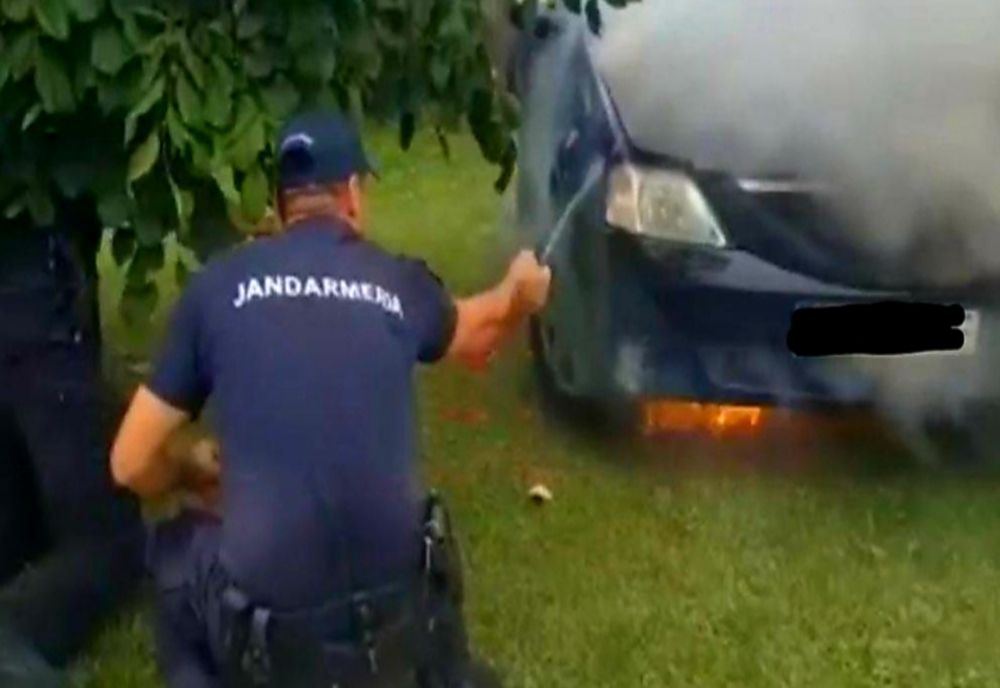 Argeș: Mașină în flăcări