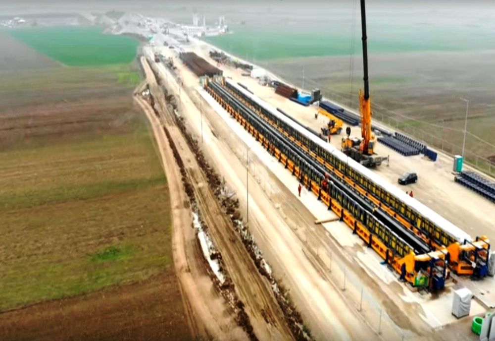 VIDEO. „Fabrica de grinzi” de pe şantierul Drumului Expres Craiova-Piteşti