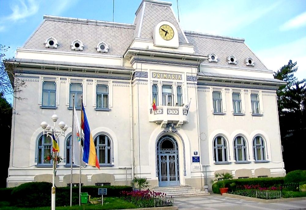 Trei persoane audiate în cazul amenințării cu bombă la Primăria Pitești