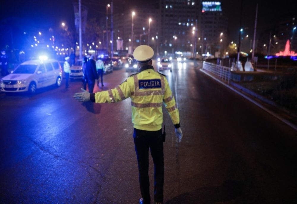 O femeie care figura în carantină surprinsă în afara locuinței